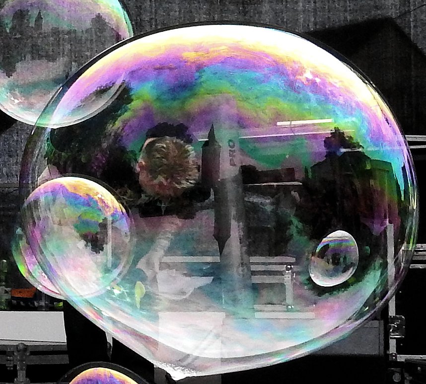 Spiegelbild in Seifenblase