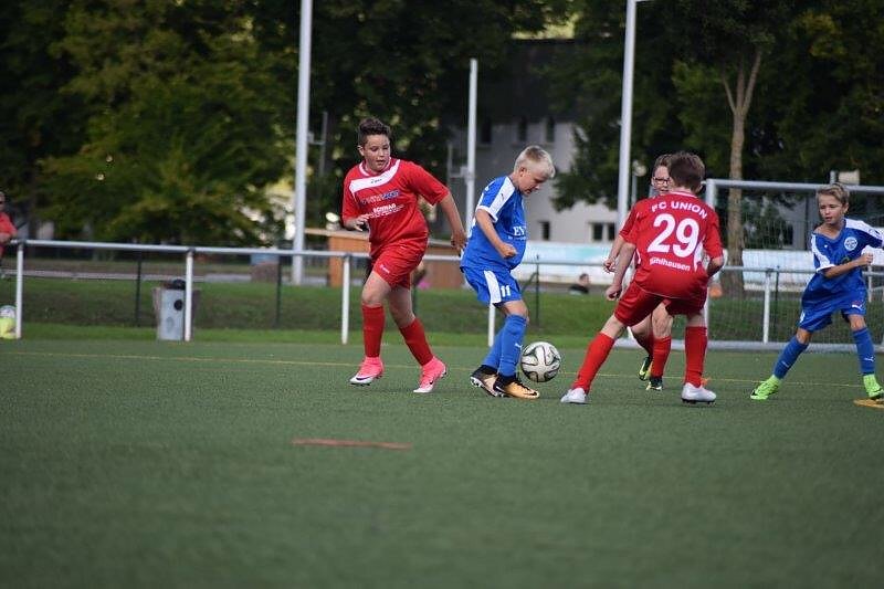 Knappe Niederlage zum Auftakt