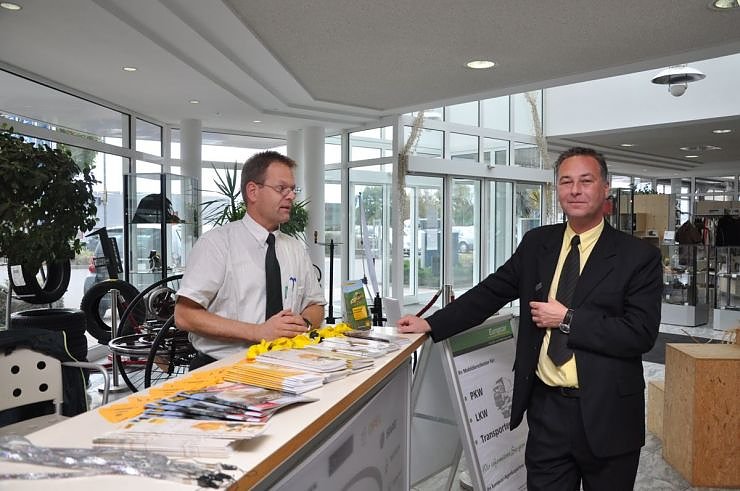 Messe im Autohaus Peter