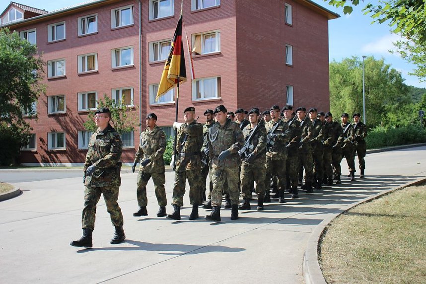 Einheiten der Bundeswehr verabschiedet