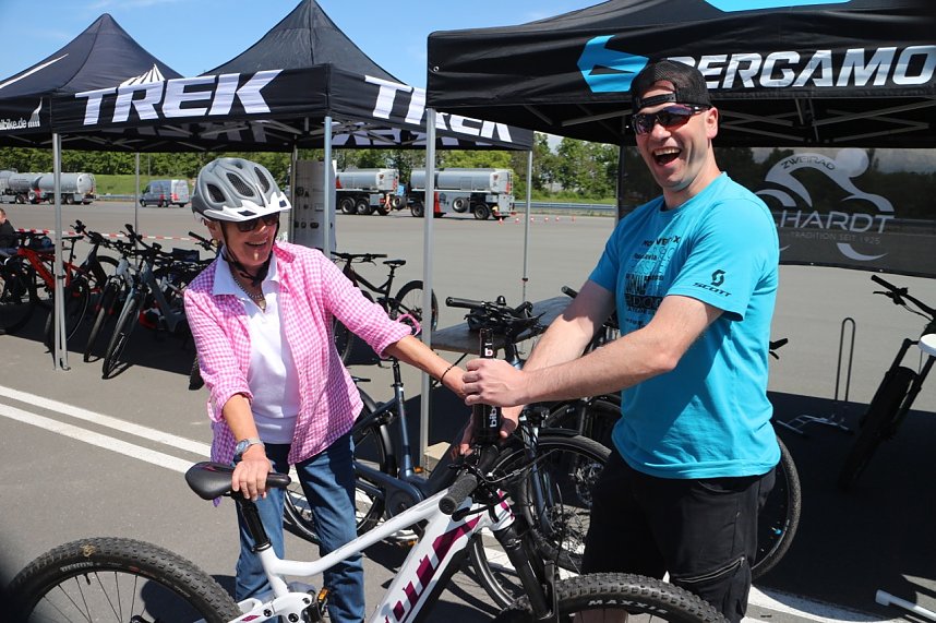 1. Mitteldeutscher Tag der Elektromobilit&auml;t auf dem Autodrom