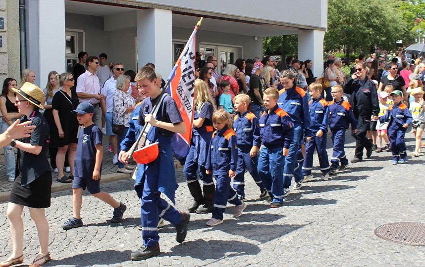 Festumzug zum Brunnenfest