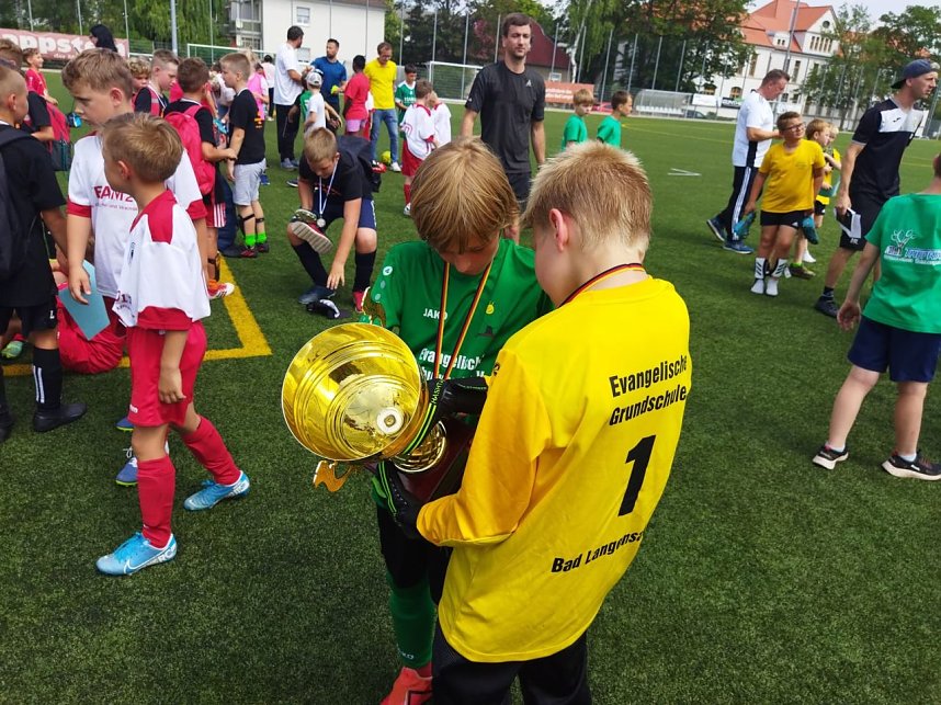 Viel Spa&szlig; hatten die kleinen Fu&szlig;baller aus Langensalzas Grundschulen am Donnerstag