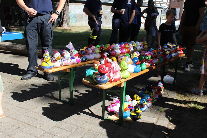 Am Start und an der Strecke des Entenrennens 2022