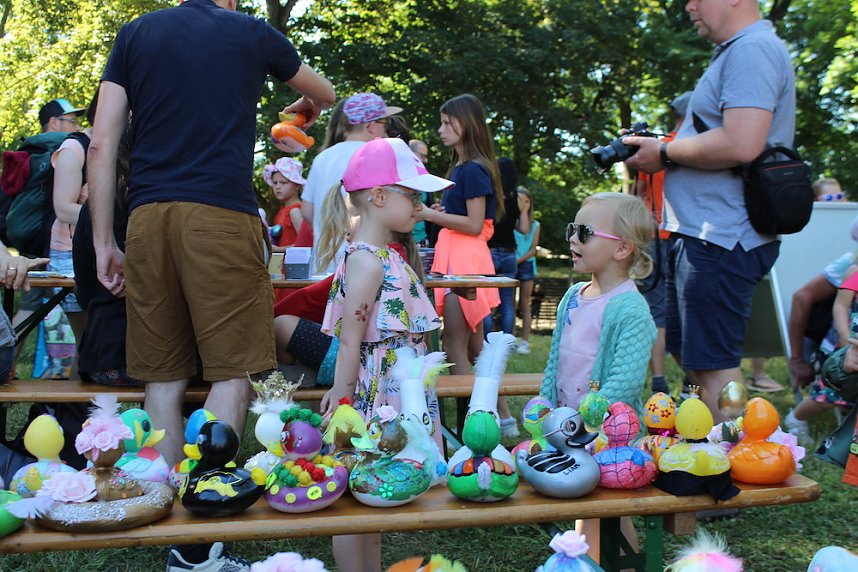 Am Start und an der Strecke des Entenrennens 2022