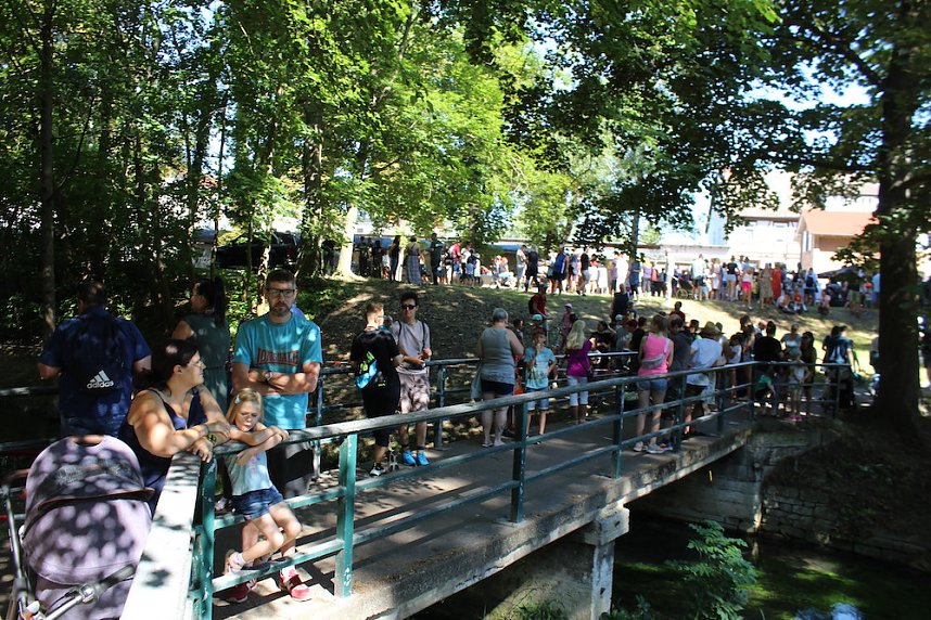 Am Start und an der Strecke des Entenrennens 2022