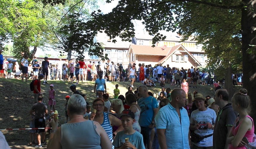 Am Start und an der Strecke des Entenrennens 2022