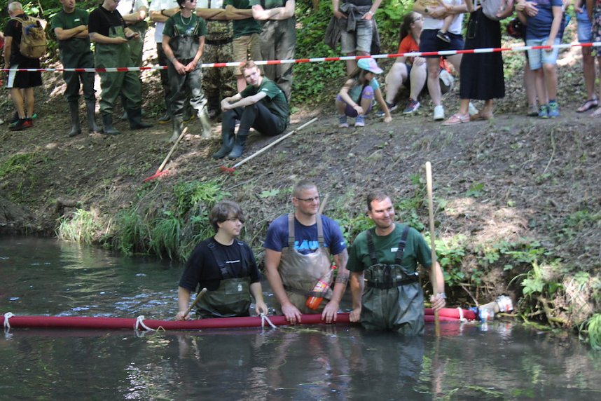 Am Start und an der Strecke des Entenrennens 2022