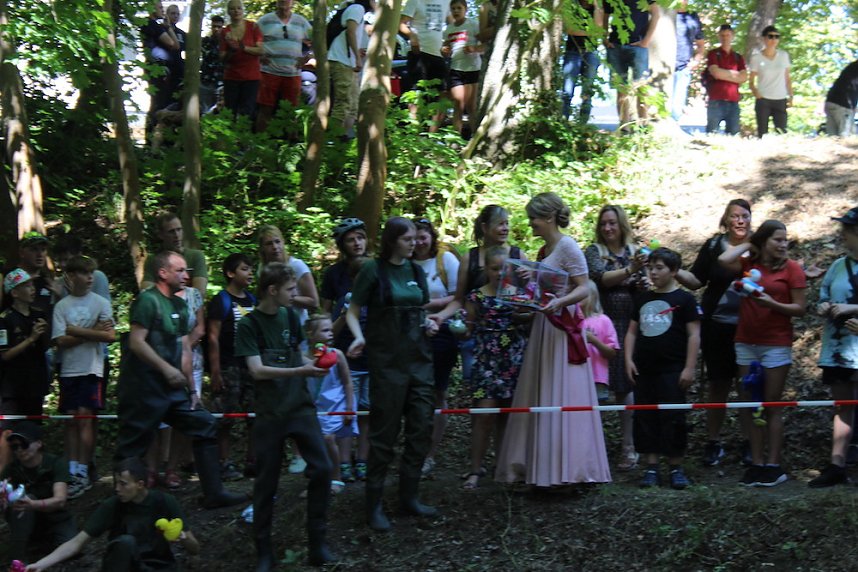 Am Start und an der Strecke des Entenrennens 2022