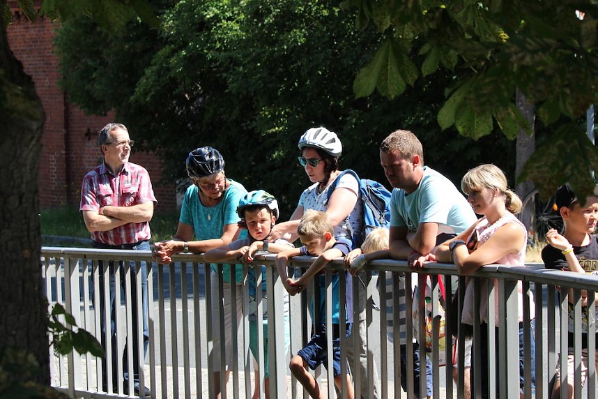 Am Start und an der Strecke des Entenrennens 2022