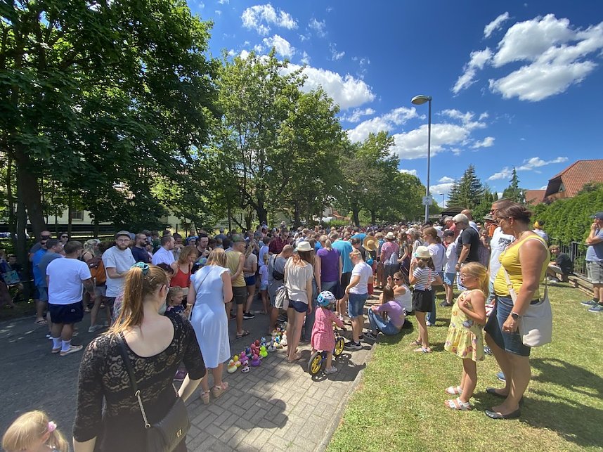 Siegerehrung am Riedsgraben beim diesj&auml;hrigen Entenrennen