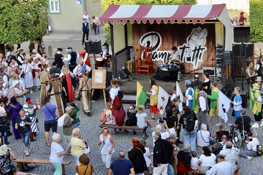 Mit einem phantastischen Spektakel und die Verabschiedung aller Akteure, endete das 28. Mittelalterfest von Bad Langensalza