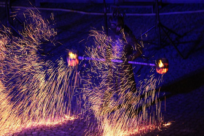 Atemberaubendes Feuerspektakel auf dem T&ouml;pfermarkt in Bad Langensalza 