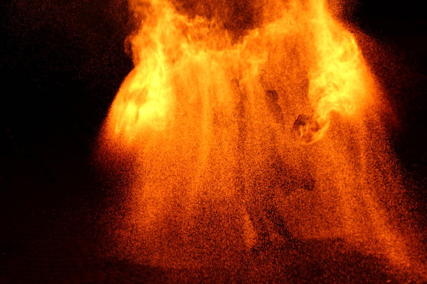 Atemberaubendes Feuerspektakel auf dem T&ouml;pfermarkt in Bad Langensalza 