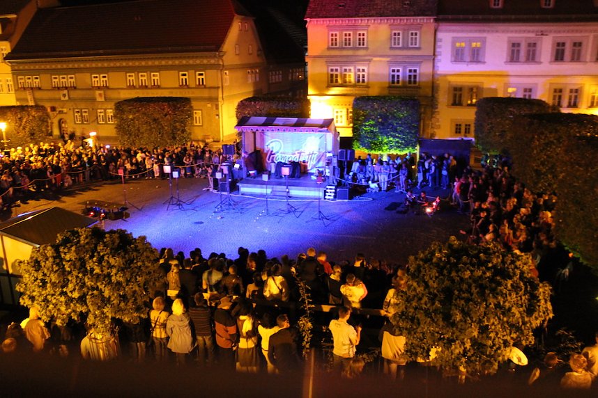 Atemberaubendes Feuerspektakel auf dem T&ouml;pfermarkt in Bad Langensalza