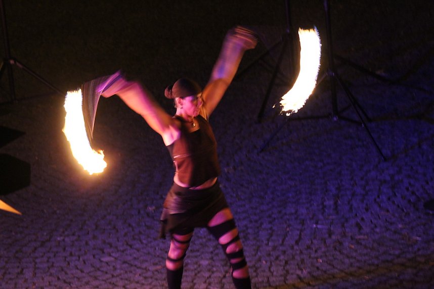 Atemberaubendes Feuerspektakel auf dem T&ouml;pfermarkt in Bad Langensalza