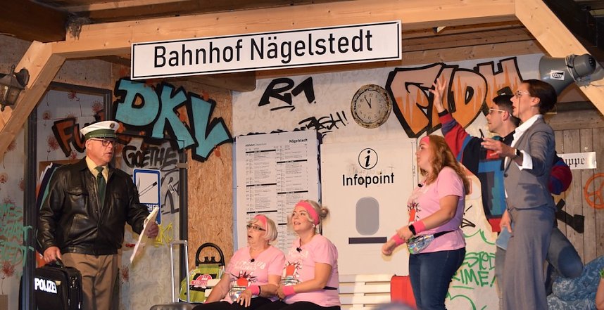"Es f&auml;hrt kein Zug nach irgendwo" im Bauerntheater N&auml;gelstedt