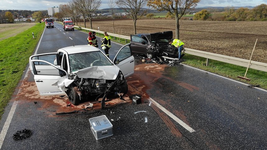 Schwerer Unfall mit Frontalzusammensto&szlig; zwischen Gundersleben und Ebeleben