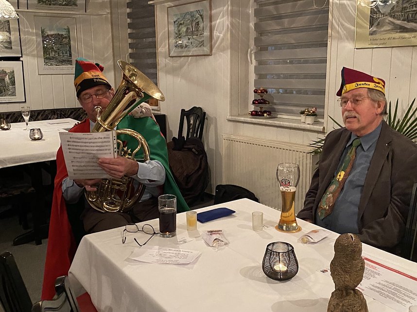 Besser G&auml;ste aus Peine als keine. Befreundeter Ritter und Junker aus dem Reych in Peine