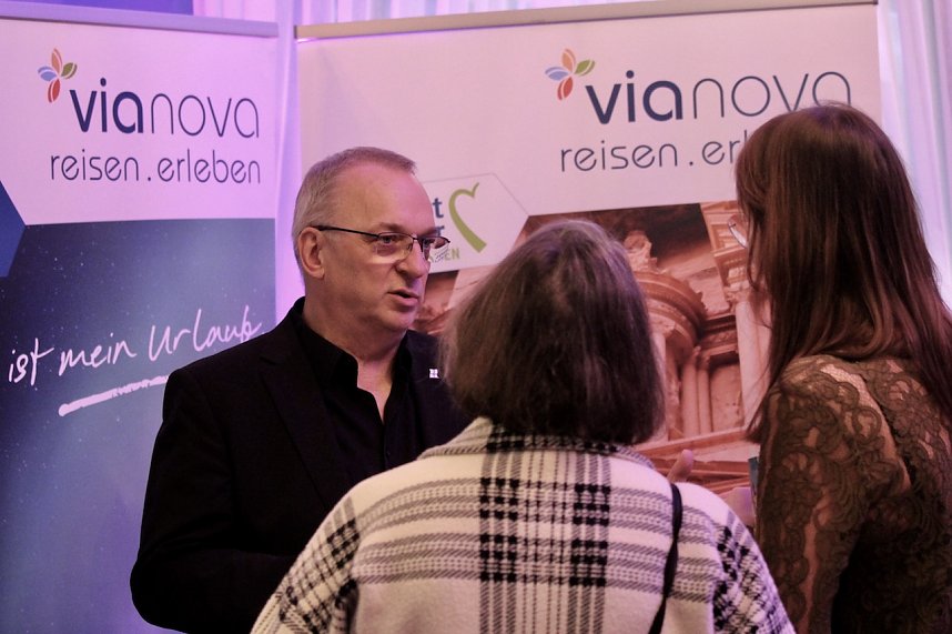 Ein Reiseb&uuml;ro und ein Restaurant hatten zu einem interessanten Abend in das Schl&ouml;sschen in Bad Langensalza geladen