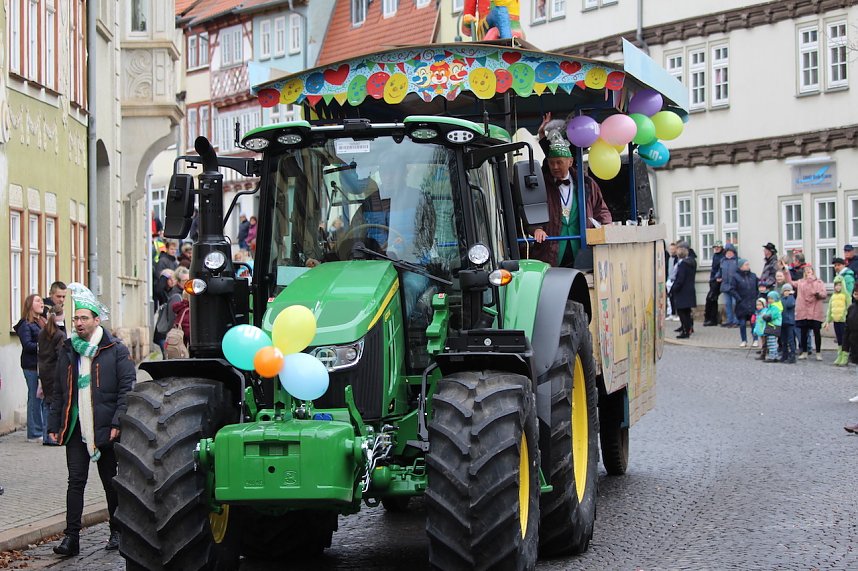 Fr&ouml;hlichbunter Karnevalsumzug in und um Bad Langensalza