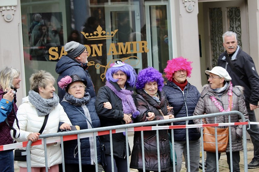 ZUm Karnevalsumzug zog es viele Jecken in die Stadt Bad Langensalza
