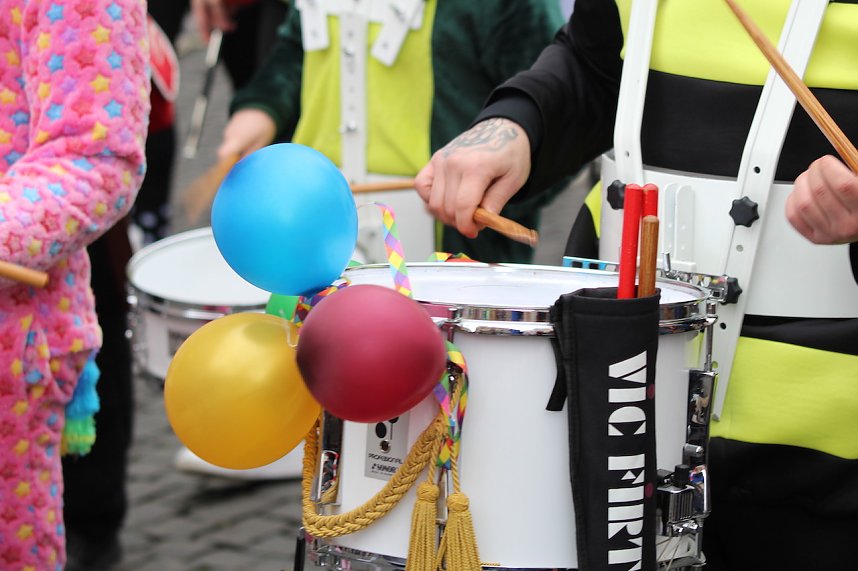 ZUm Karnevalsumzug zog es viele Jecken in die Stadt Bad Langensalza