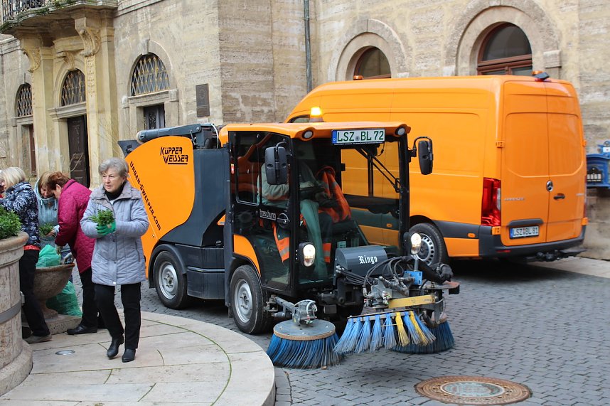 Fr&uuml;hjahrsputz am Bad Langensalzaer Rathaus