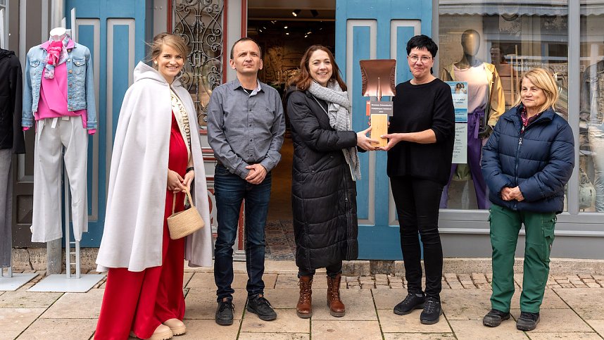 Die Boutique Splash in der Marktstra&szlig;e landete auf dem dritten Platz nd erhielt eine Bronzeschaufel