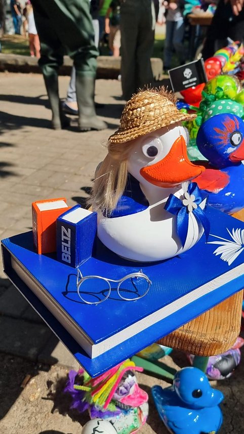 Ein begeisterndes Entenrennen verzauberte Bad Langensalza