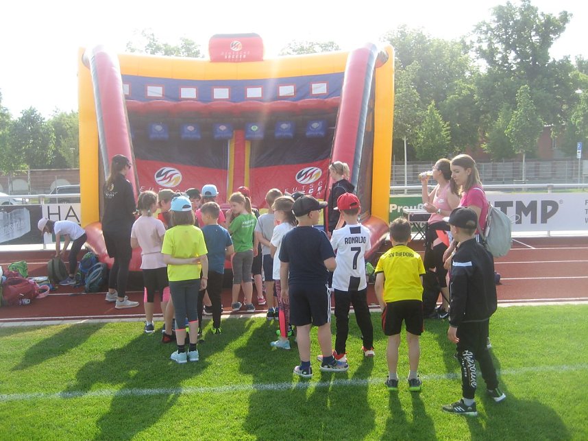 VR Bank Sporttag im Stadion der Freundschaft