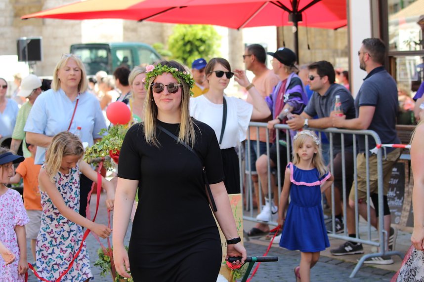 Fr&ouml;hliche Stimmung beim 210 Brunnenfest in Bad Langensalza