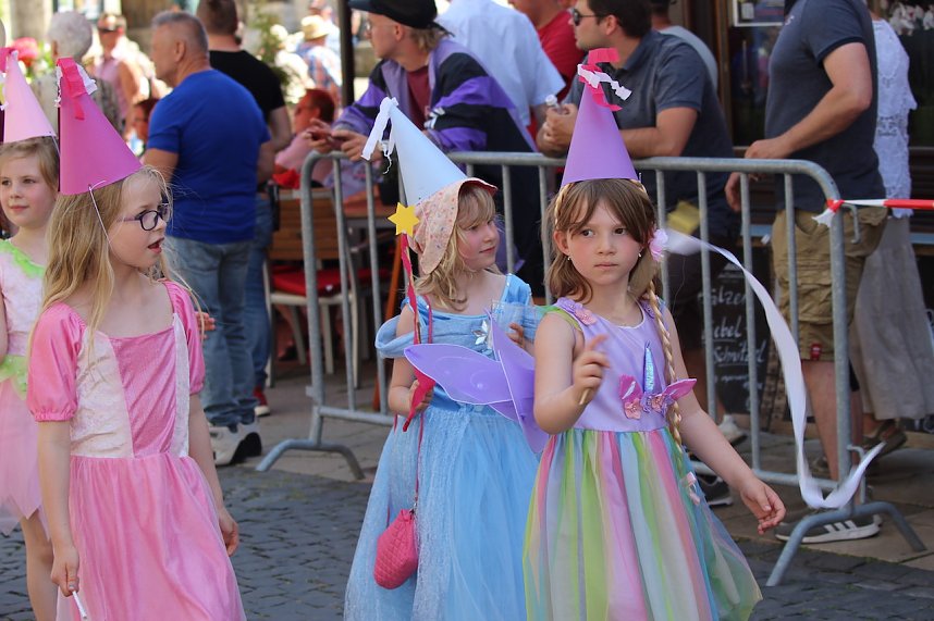 Fr&ouml;hliche Stimmung beim 210 Brunnenfest in Bad Langensalza
