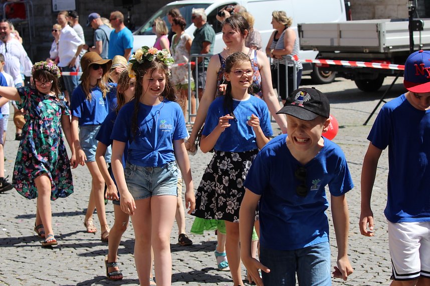 Fr&ouml;hliche Stimmung beim 210 Brunnenfest in Bad Langensalza