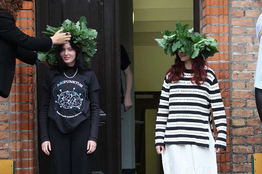 Abi 2023 - Abiturienten des Salza Gymnasiums in Bad Langensalza erhalten ihren Eichenlaubkranz