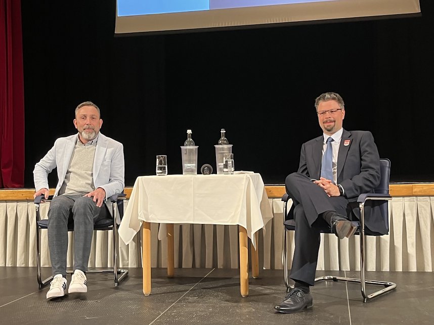 Szenen einer kontroversen Fragestunde