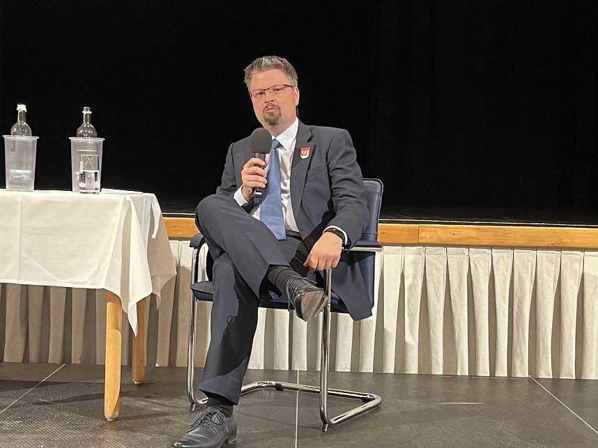 Szenen einer kontroversen Fragestunde