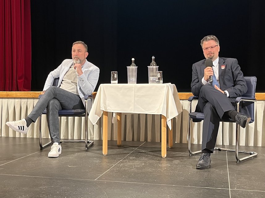 Szenen einer kontroversen Fragestunde