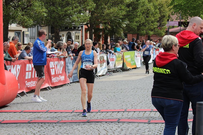 Eintausend L&auml;uferinnen und L&auml;ufer beteiligten sich am 3T&uuml;rmelauf in Bad Langensalza 2024