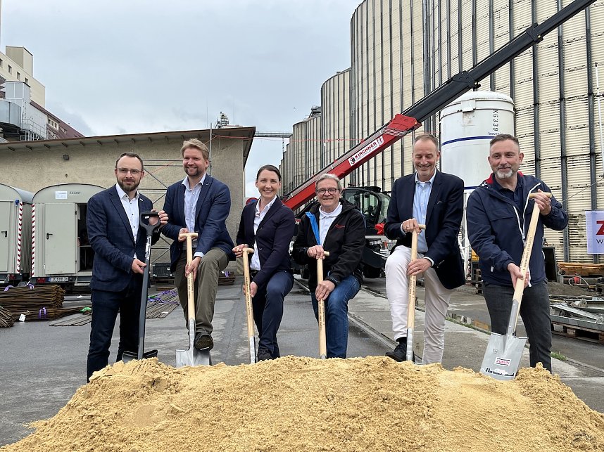 Erster Spatenstich f&uuml;r Siloerweiterungsbau in Bad Langensalza