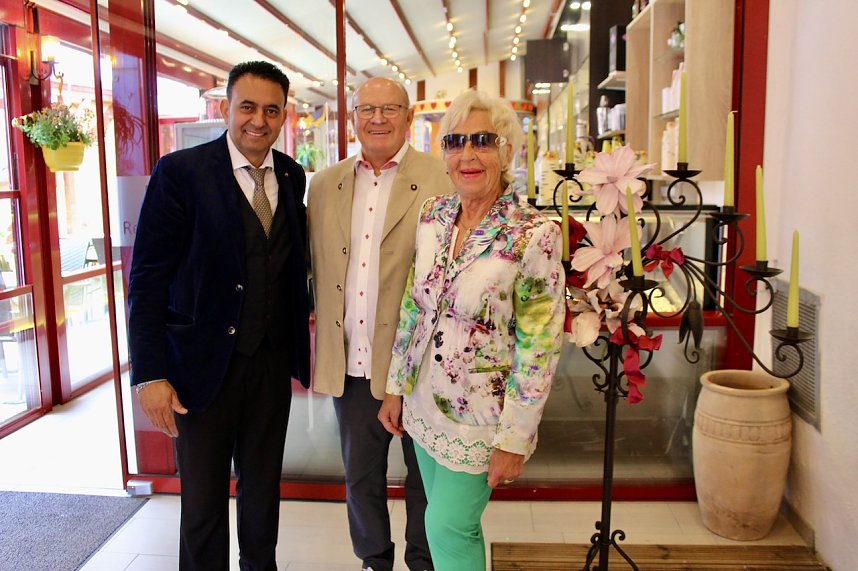 Er&ouml;ffnungsfeier mit geladenen G&auml;sten im Punjabi Bad&acute;sha