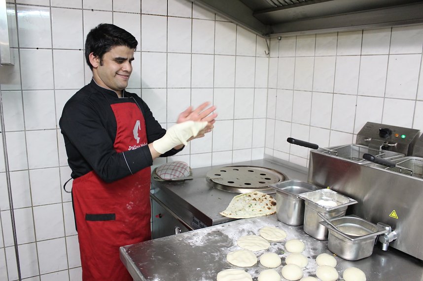Er&ouml;ffnungsfeier mit geladenen G&auml;sten im Punjabi Bad&acute;sha