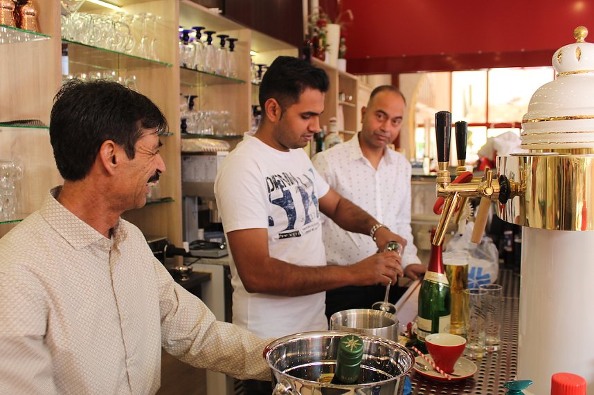 Er&ouml;ffnungsfeier mit geladenen G&auml;sten im Punjabi Bad&acute;sha