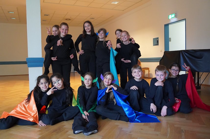 "Time and Time again" gespielt von Sch&uuml;lerinnen und Sch&uuml;lern des Salza Gymnasiums und der Grundschule Sonnenhof