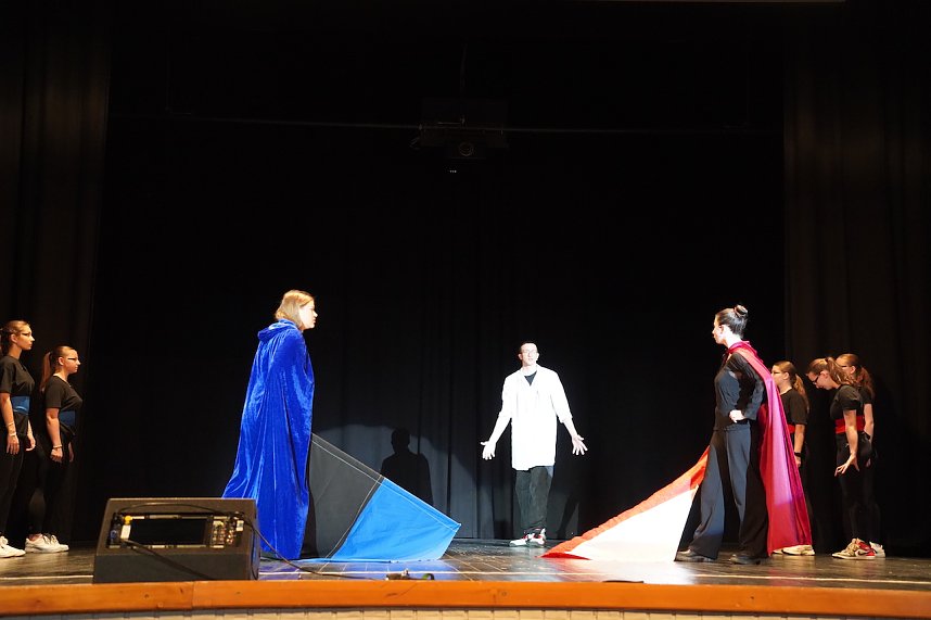 "Time and Time again" gespielt von Sch&uuml;lerinnen und Sch&uuml;lern des Salza Gymnasiums und der Grundschule Sonnenhof