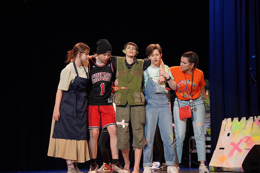 "Time and Time again" gespielt von Sch&uuml;lerinnen und Sch&uuml;lern des Salza Gymnasiums und der Grundschule Sonnenhof