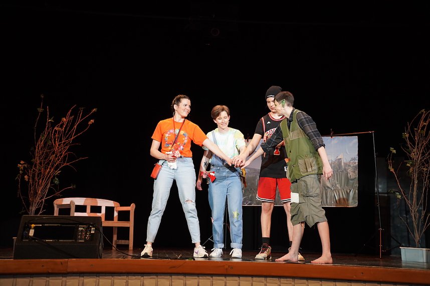 "Time and Time again" gespielt von Sch&uuml;lerinnen und Sch&uuml;lern des Salza Gymnasiums und der Grundschule Sonnenhof