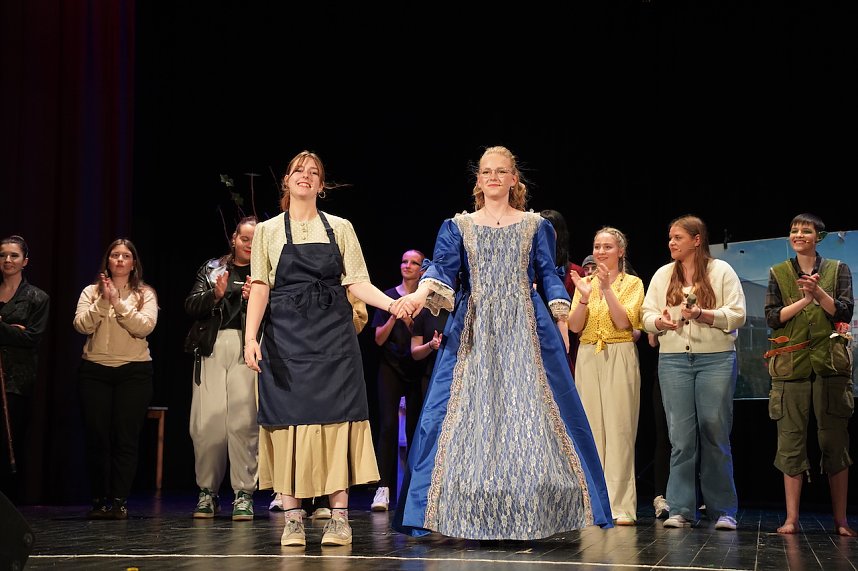 "Time and Time again" gespielt von Sch&uuml;lerinnen und Sch&uuml;lern des Salza Gymnasiums und der Grundschule Sonnenhof