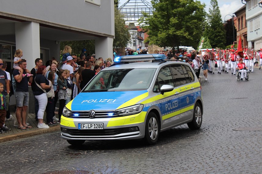 Gro&szlig;er festlicher Umzug zum 211. Brunnenfest in Bad Langensalza