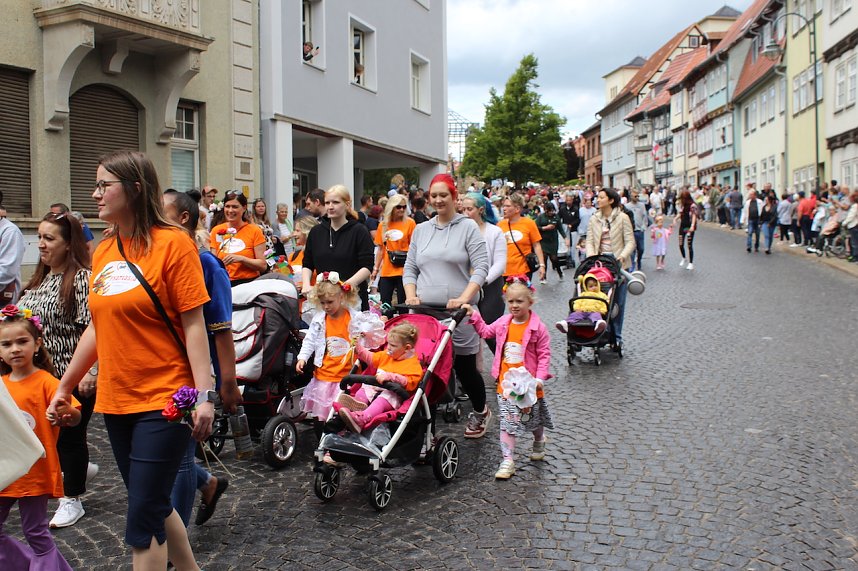 Gro&szlig;er festlicher Umzug zum 211. Brunnenfest in Bad Langensalza